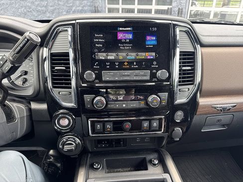 Used 2021 Nissan Titan Platinum Reserve w/ Moonroof Package AWD/4WD image 10