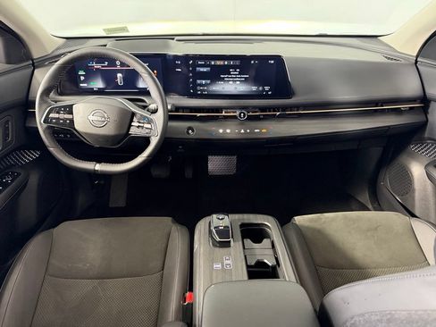 Used 2024 Nissan Ariya FWD image 11