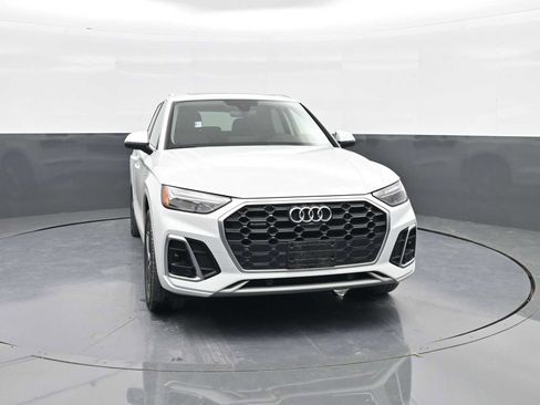 Used 2021 Audi Q5 e Premium Plus image 2
