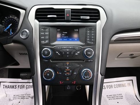 Certified 2017 Ford Fusion SE FWD image 17