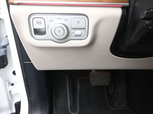 Used 2023 Mercedes-Benz GLE 350 4MATIC w/ Premium Package image 16