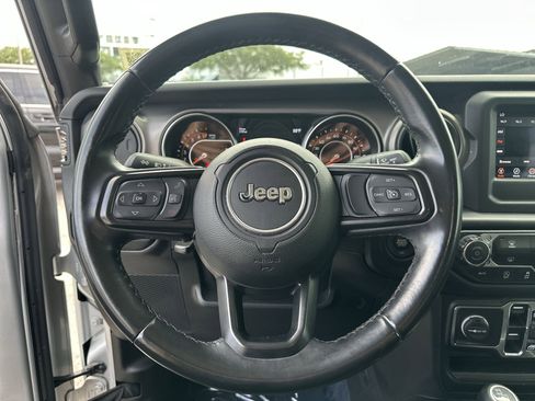 Used 2022 Jeep Gladiator Sport AWD/4WD image 11