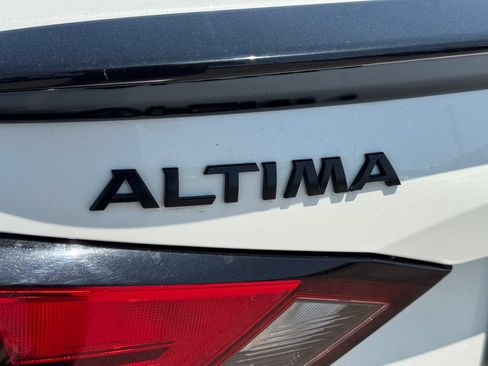 Used 2022 Nissan Altima 2.5 SR w/ Midnight Edition Package FWD image 19