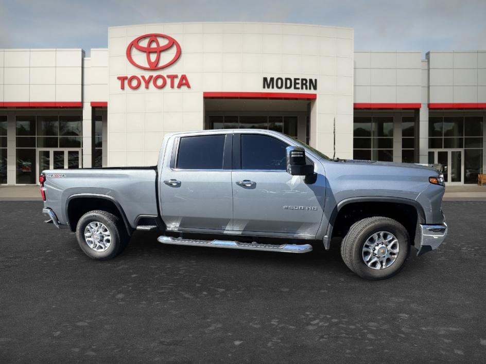 Used 2025 Chevrolet Silverado 2500 LTZ w/ LTZ Premium Package AWD/4WD image 11
