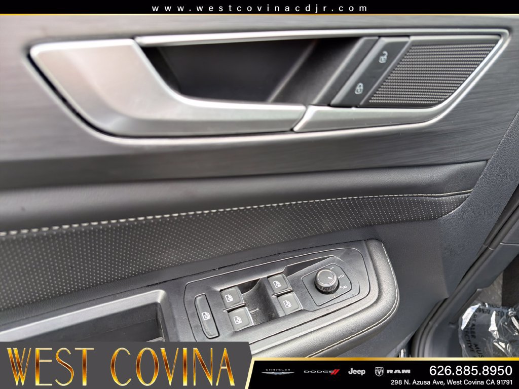 Used 2025 Volkswagen Atlas Cross Sport SE AWD/4WD image 11
