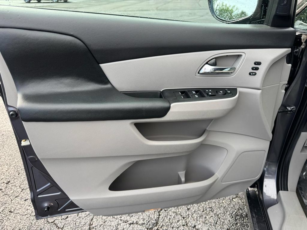 Used 2016 Honda Odyssey Touring image 13