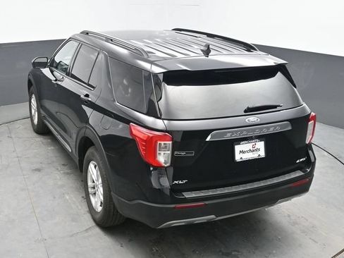 Used 2023 Ford Explorer XLT w/ Equipment Group 202A AWD/4WD image 29