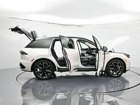 New 2025 Lincoln Nautilus Reserve AWD/4WD image 49