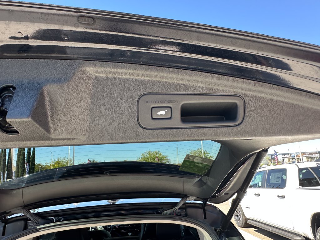 Used 2025 Acura MDX w/ Technology Package FWD image 24