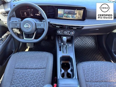 Certified 2025 Nissan Kicks SV image 12