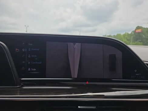 Used 2021 Cadillac Escalade Premium Luxury w/ Performance Package AWD/4WD image 34