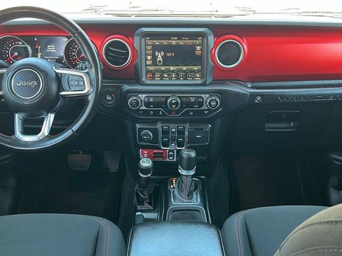Used 2021 Jeep Wrangler Unlimited Rubicon AWD/4WD image 9