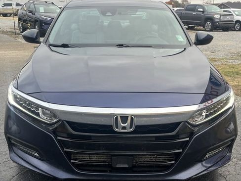 Used 2018 Honda Accord EX image 3