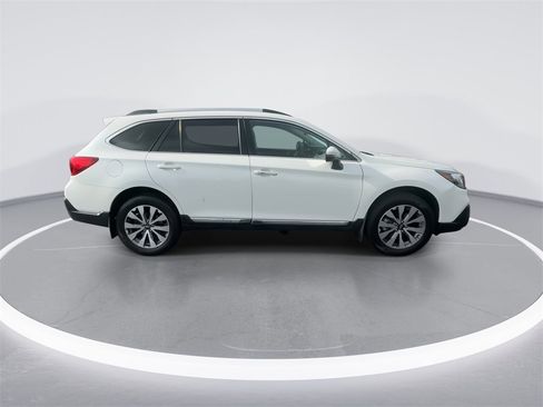 Used 2019 Subaru Outback 3.6R Touring image 9