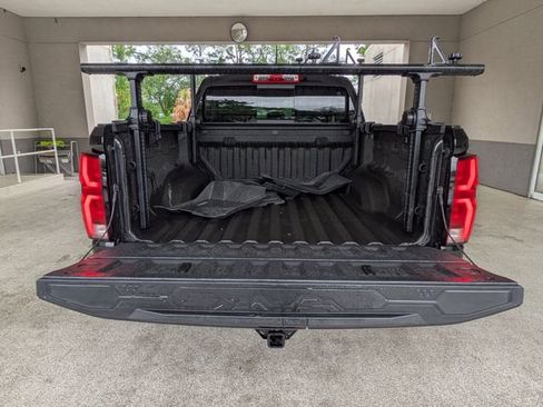 Used 2024 Chevrolet Colorado Z71 w/ Z71 Convenience Package 2 AWD/4WD image 12