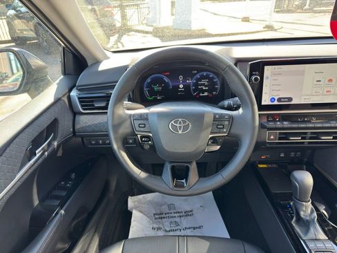 Used 2026 Toyota Camry XLE image 33