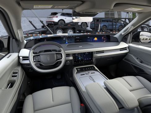 New 2026 Lincoln Navigator Reserve image 9