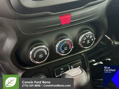 Used 2017 Jeep Renegade Trailhawk image 19