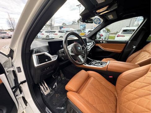 Used 2024 BMW X5 xDrive40i w/ M Sport Package AWD/4WD image 12