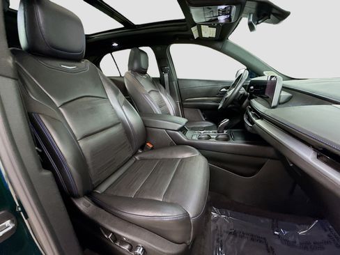 Used 2024 Cadillac XT4 Sport AWD/4WD image 32