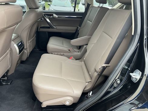 Used 2023 Lexus GX 460 Luxury w/ Sport Design Package AWD/4WD image 10