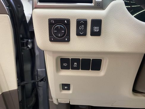 Used 2017 Lexus GX 460 460 image 23