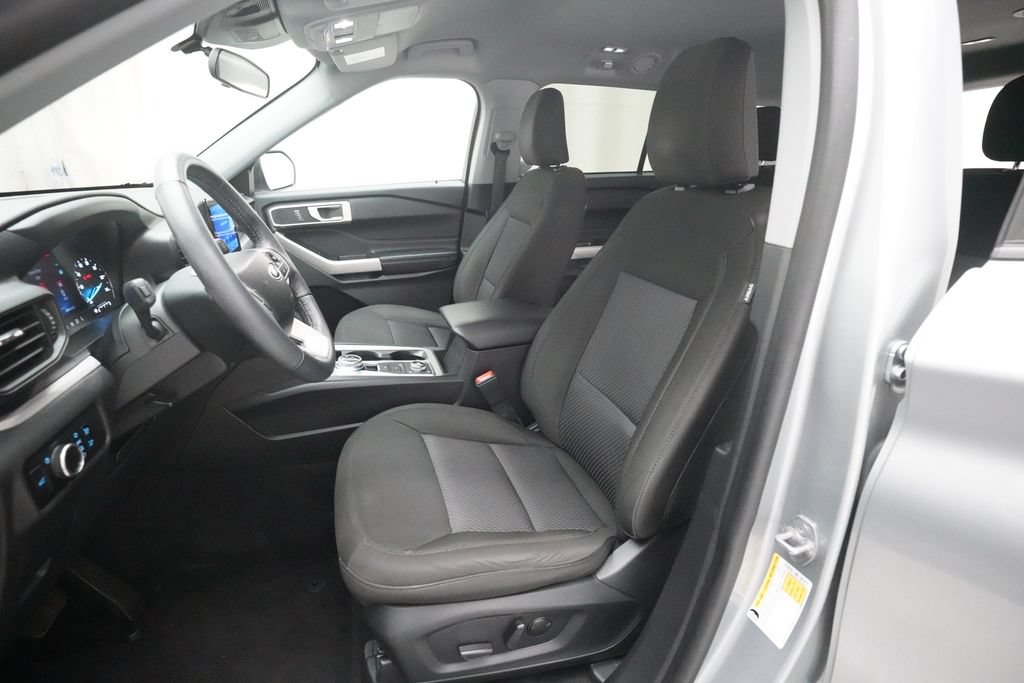 Used 2023 Ford Explorer XLT w/ Class IV Trailer Tow Package AWD/4WD image 7