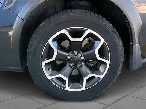 Used 2014 Subaru Crosstrek 2.0i Premium image 10