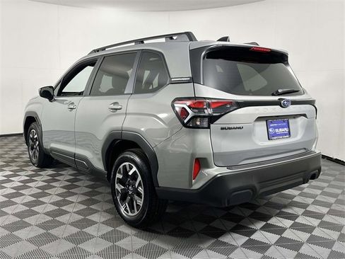 Used 2025 Subaru Forester Premium image 8