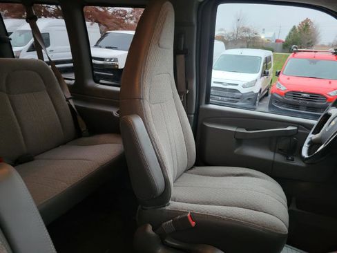 Used 2017 Chevrolet Express 3500 LT w/ LT Preferred Equipment Group image 14