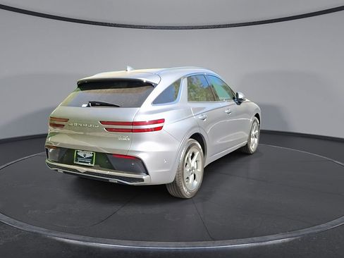 Used 2026 Genesis GV70 2.5T Advanced AWD/4WD image 3