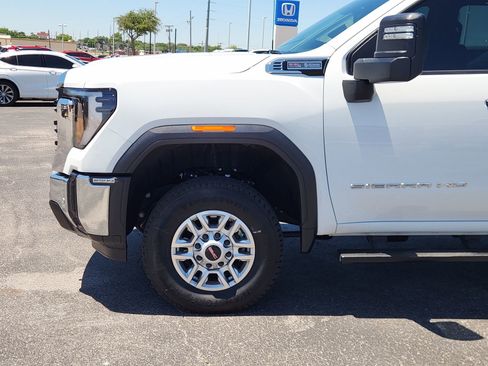 Used 2026 GMC Sierra 2500 Pro w/ 1SA Pro Safety Plus Package AWD/4WD image 9