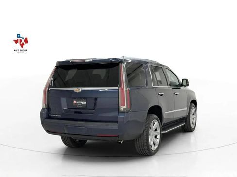 Used 2019 Cadillac Escalade Luxury RWD image 6