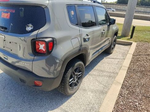 Used 2020 Jeep Renegade Sport w/ Sport Appearance Group AWD/4WD image 17