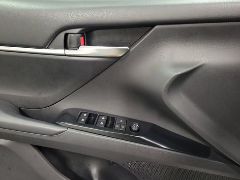 Used 2018 Toyota Camry LE FWD image 22