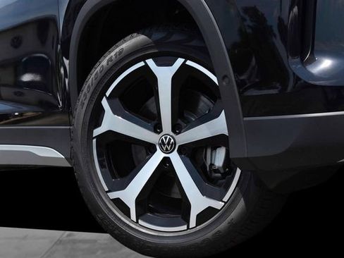 New 2026 Volkswagen Tiguan SE AWD/4WD image 3