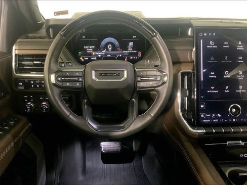 Used 2025 GMC Yukon Denali Ultimate w/ LPO, Floor Liner Package AWD/4WD image 5