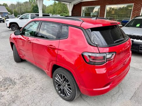 Used 2022 Jeep Compass Limited w/ (RED) Package AWD/4WD image 3