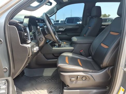 Used 2024 GMC Sierra 1500 AT4 w/ Technology Package AWD/4WD image 18