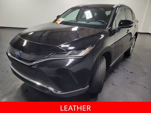 Used 2023 Toyota Venza XLE AWD/4WD image 4