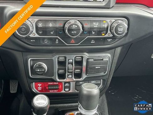 Used 2023 Jeep Wrangler Unlimited Rubicon w/ Cold Weather Group AWD/4WD image 32