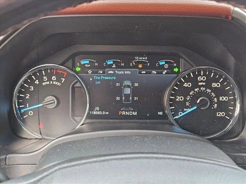 Used 2018 Ford F150 Platinum w/ Equipment Group 701A Luxury image 10