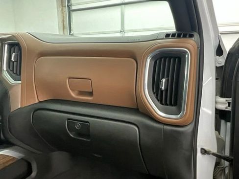 Used 2022 Chevrolet Silverado 2500 High Country w/ Z71 Off-Road Package AWD/4WD image 12