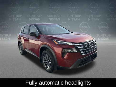 Used 2025 Nissan Rogue S image 10