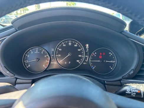 Used 2021 MAZDA MAZDA3 s FWD image 9