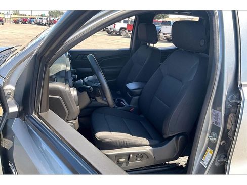 Used 2023 Chevrolet Colorado Trail Boss w/ Technology Package AWD/4WD image 27