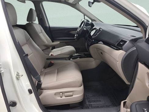 Used 2019 Honda Pilot Touring image 19