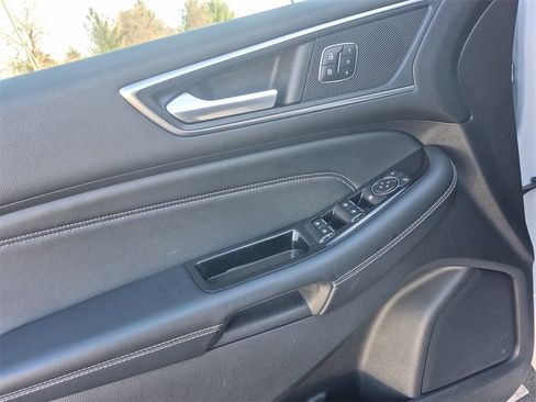 Used 2018 Ford Edge Titanium w/ Cold Weather Package image 20