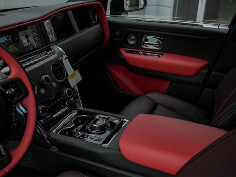 New 2026 Rolls-Royce Cullinan image 17