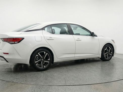 Used 2025 Nissan Sentra SV FWD image 9